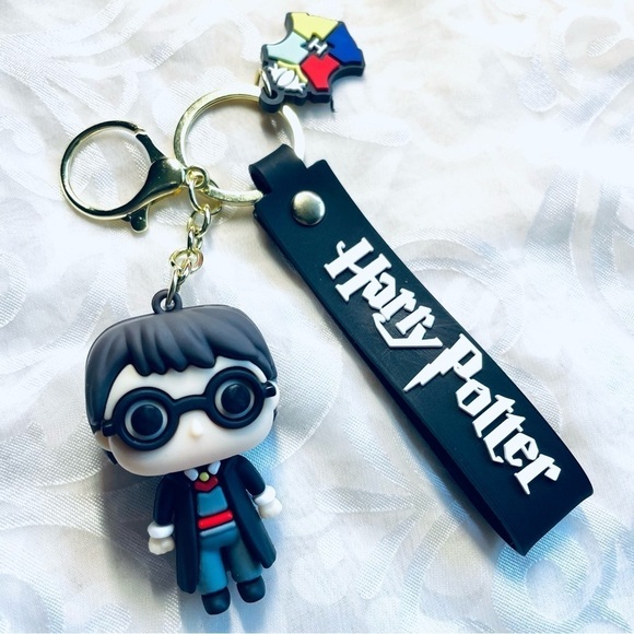 NWT Harry Potter Bracelet Wristlet Keychain - Hogwarts, Gryffindor, Wizard - Picture 3 of 10